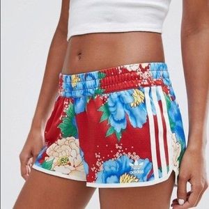 Adidas Originals Farm Big Floral Print Mini
Shorts